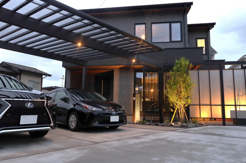 光と影が織りなすモダンファサード