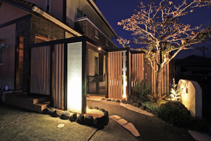 光で迎える我が家