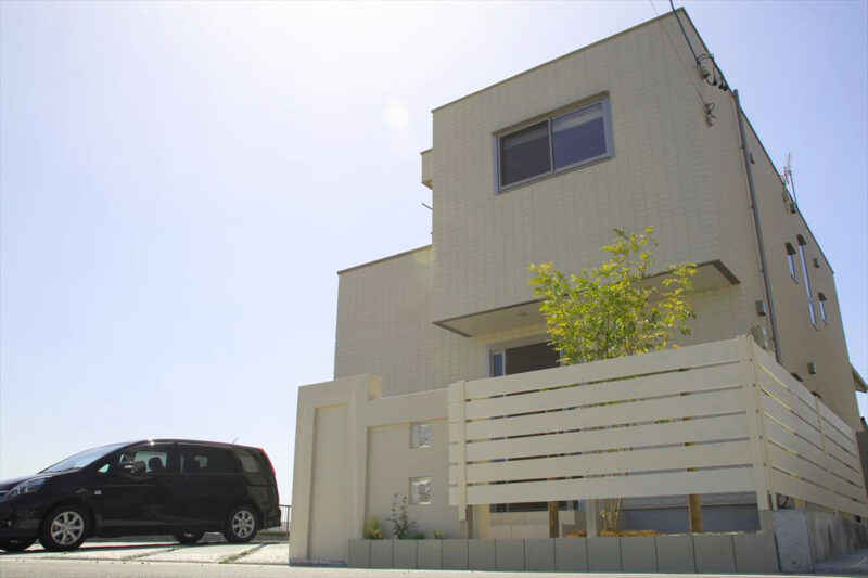 シンプル・ホワイト・エクステリア