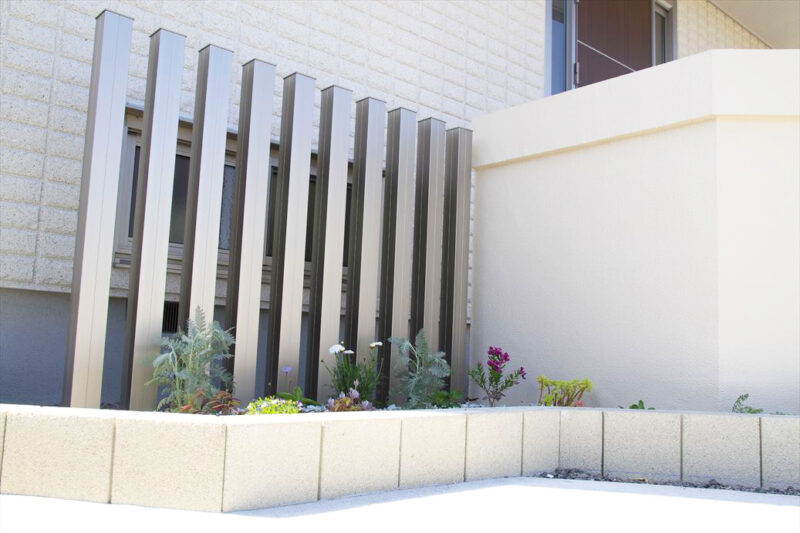 下窓の目隠し。縦格子は和室の窓前にぴったりです。