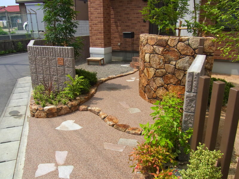 アプローチもナチュラルな印象に。