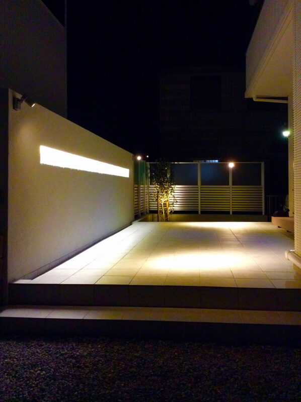 光りが演出するプライベートアウトドアガーデン癒しの空間　磐田市　S様邸