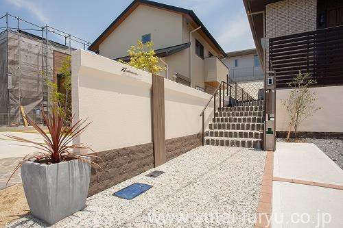 福岡県北九州市　寂しかった門周りを華やかにリフォーム