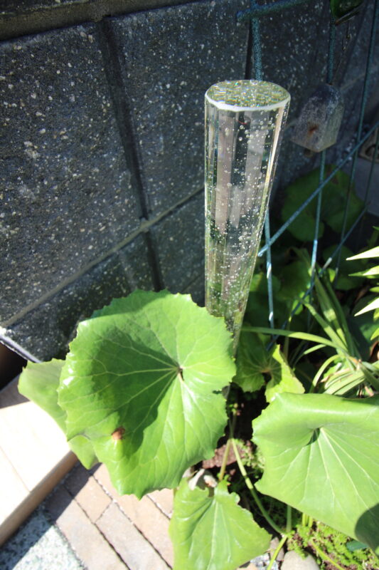 彩りを添える植栽帯に『インゴット』の煌めきをプラス。