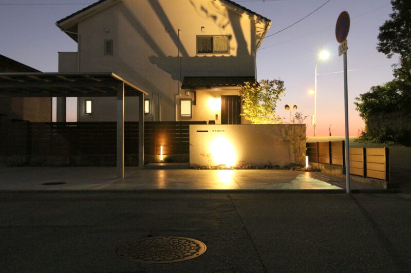 夕焼けの綺麗なライティング写真。
