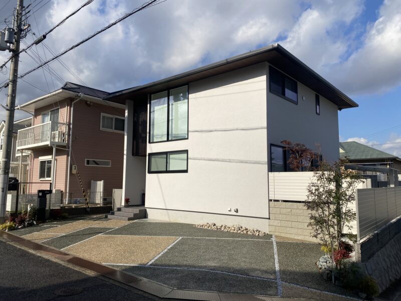 広い平面はデザインと色調で豊かな表情に