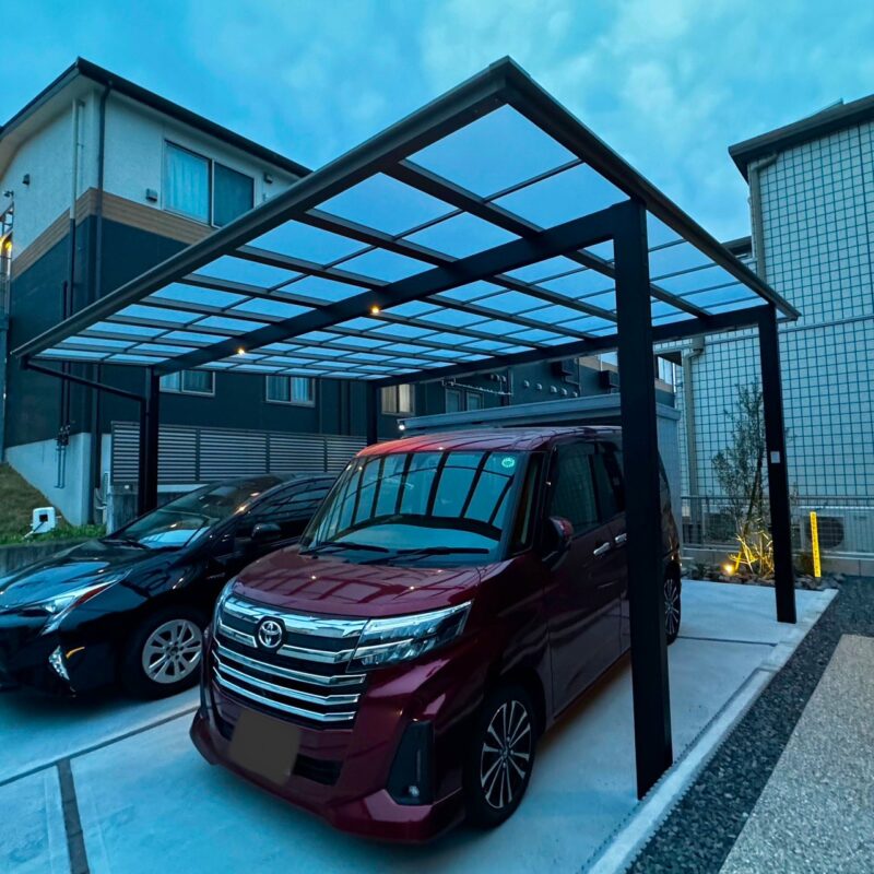 夜間の駐車もスムーズに。