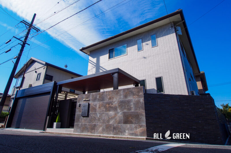 迫力のある門塀×落ち着きのあるルーフで魅せる新築外構　愛知県知多市