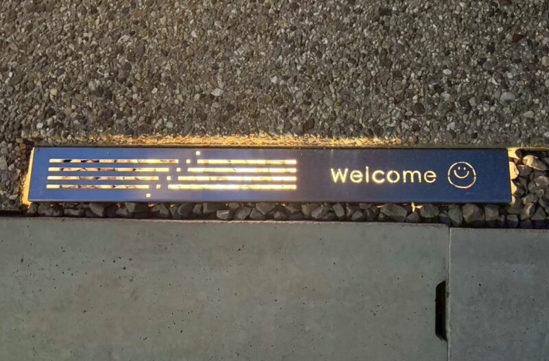 住まいの入口を飾る アトラスフレーム。