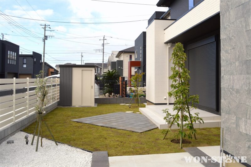 シンボルツリーは常緑ヤマボウシです。