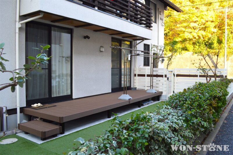 木製のウッドデッキも劣化していたので人工木デッキに交換しました。