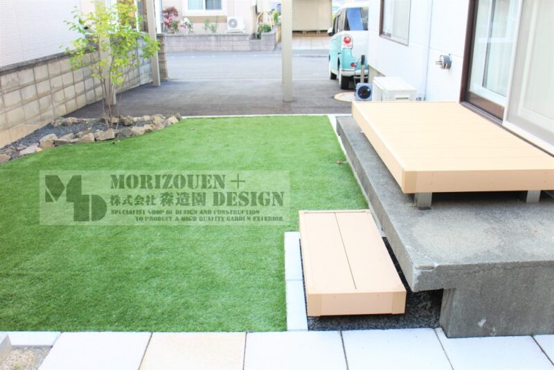 裏庭にＢＢＱコーナーを設置♪
空間を有効利用することで、お庭全体が広々と使えるようになりました。ＢＢＱコーナーは2色の平板を組み合わせてデザインし、おしゃれ度をアップしています。
