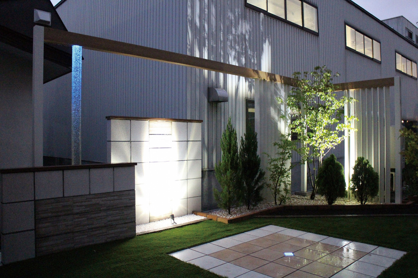 エクステリア施工例 No.1701577「遊ぶお庭と眺める アルミフレームとガラスが魅せる癒しの空間 札幌市豊平区」