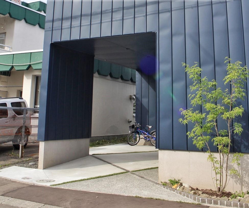 デザインで魅せる土間コンクリート～シンプルモダンでかっこいい外構～　札幌市南区
