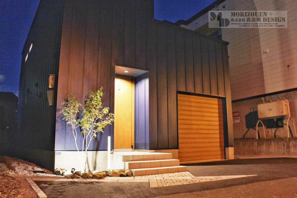 スタイリッシュな新築外構～キレのあるアプローチ～　札幌市北区
